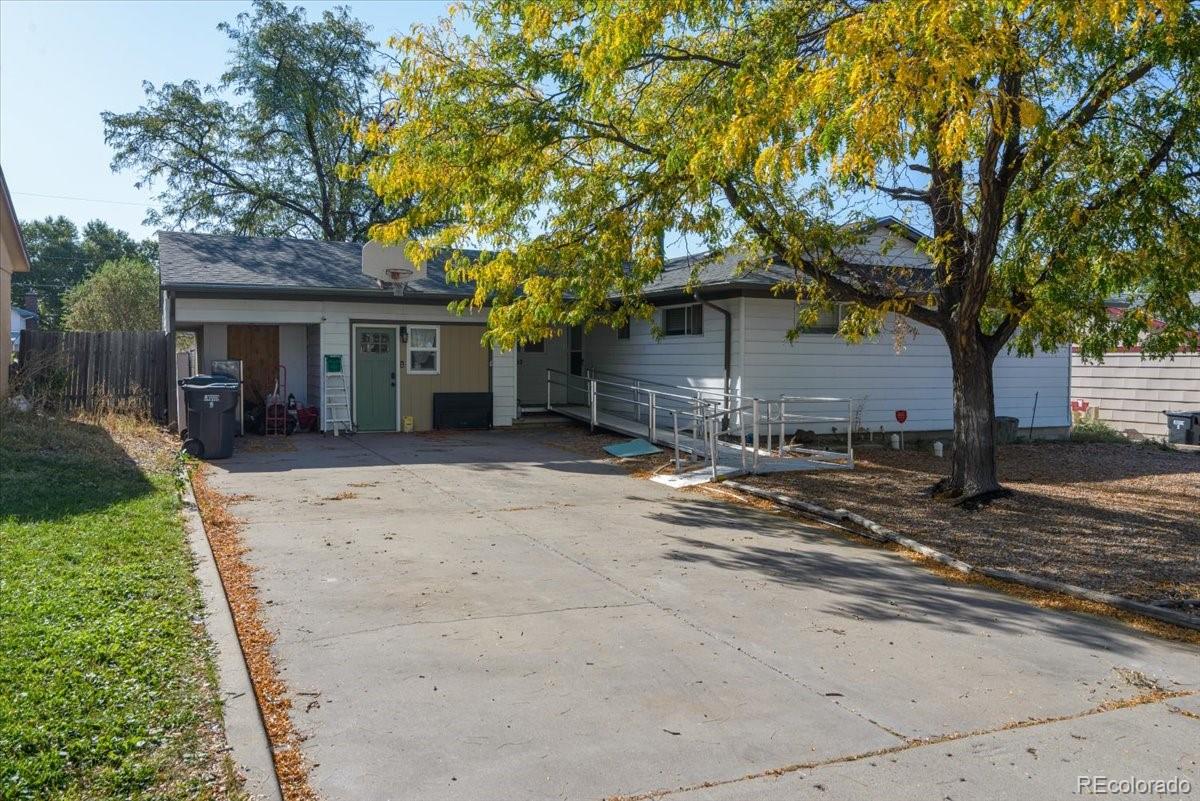 32 Macarthur Road, Pueblo, CO 81001, 5 Bedrooms Bedrooms, ,4 BathroomsBathrooms,Residential,For Sale,Macarthur,REC3720465