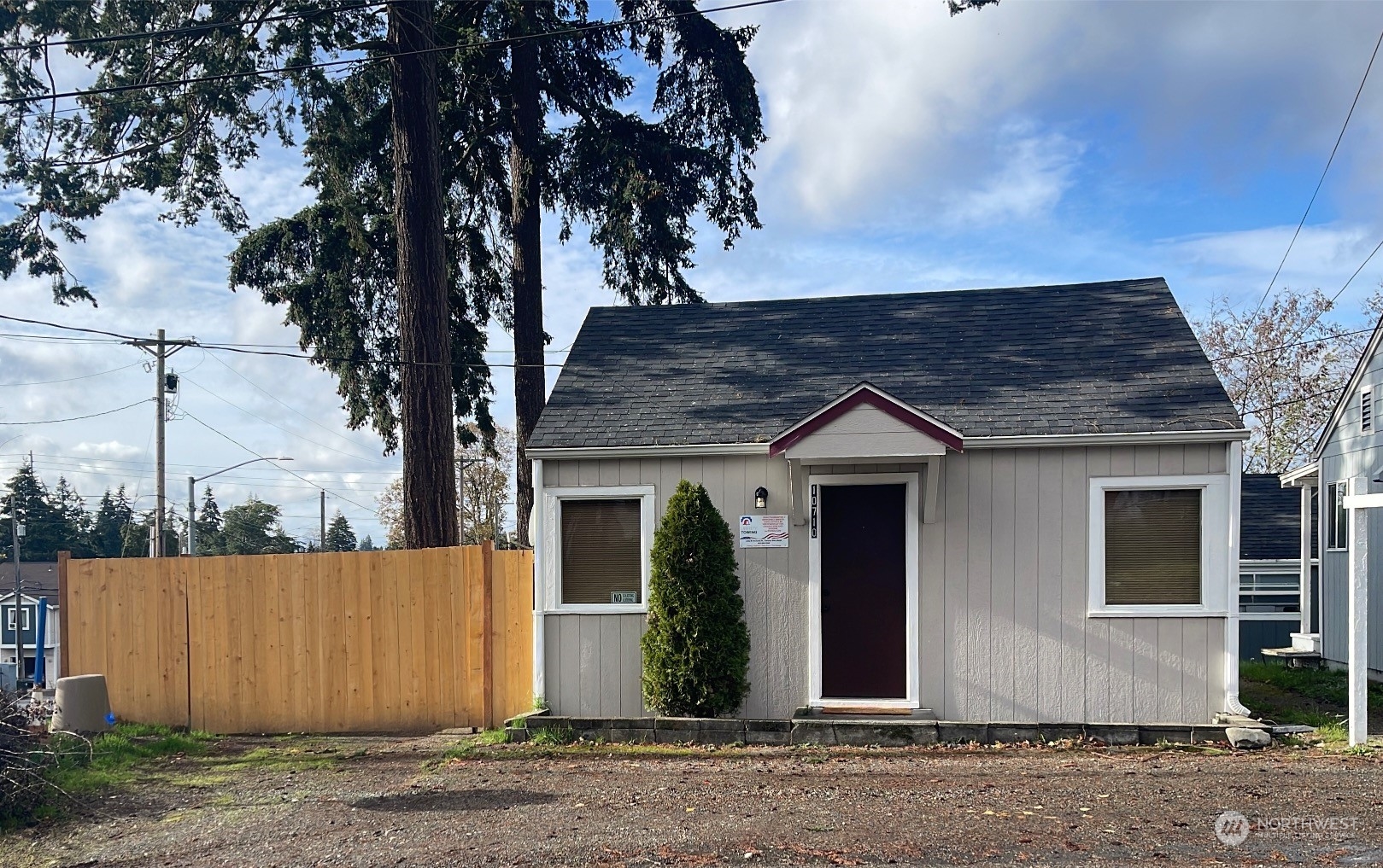 10710 5th Avenue, Tacoma, WA 98444, 1 Bedroom Bedrooms, ,1 BathroomBathrooms,Residential,For Sale,5th,NWM2307526