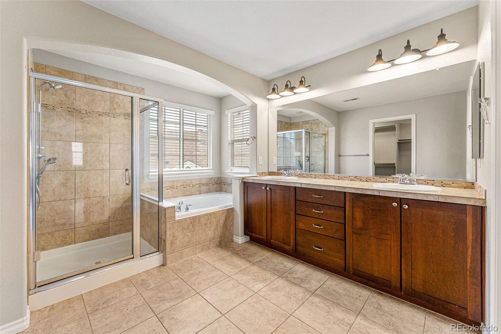 13773 Caley Drive, Englewood, CO 80111, 4 Bedrooms Bedrooms, ,3 BathroomsBathrooms,Residential,For Sale,Caley,REC9234184
