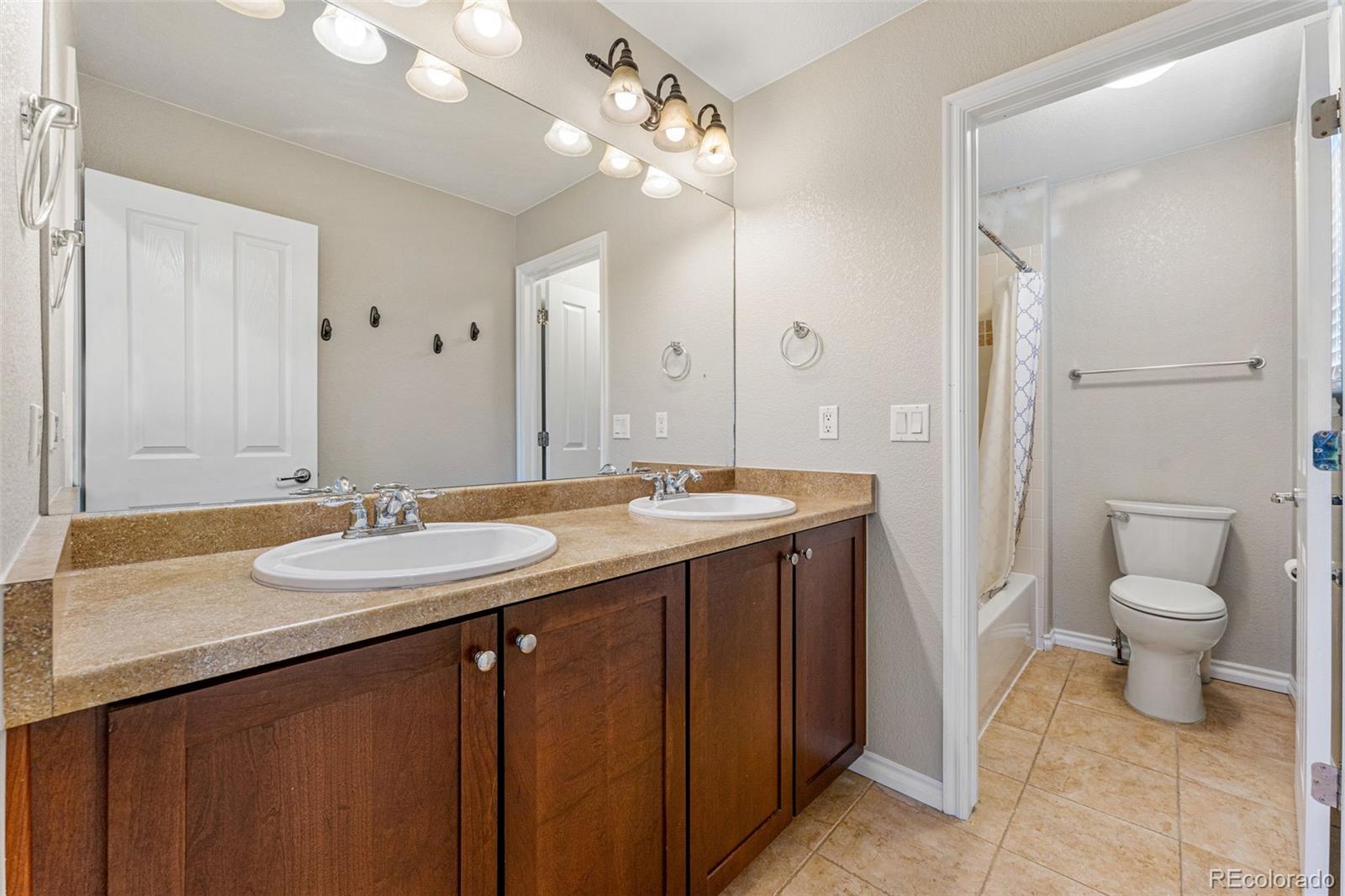 13773 Caley Drive, Englewood, CO 80111, 4 Bedrooms Bedrooms, ,3 BathroomsBathrooms,Residential,For Sale,Caley,REC9234184