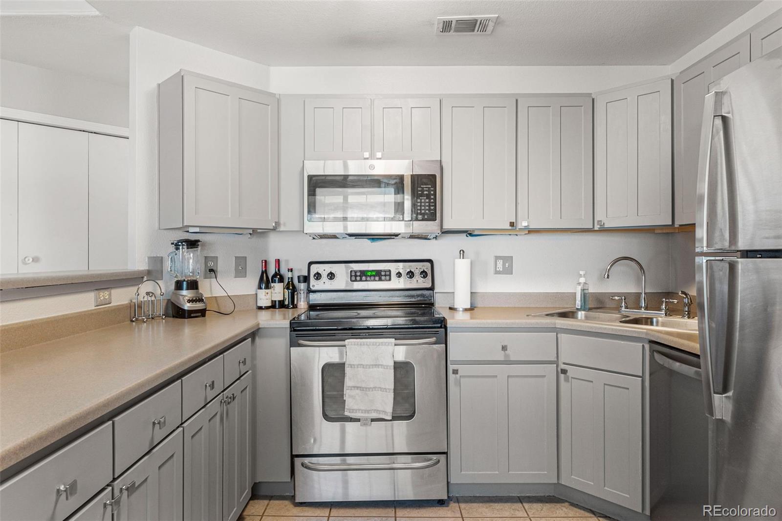8671 Dry Creek Road #721, Englewood, CO 80112, 1 Bedroom Bedrooms, ,1 BathroomBathrooms,Residential,For Sale,Dry Creek,REC5243034