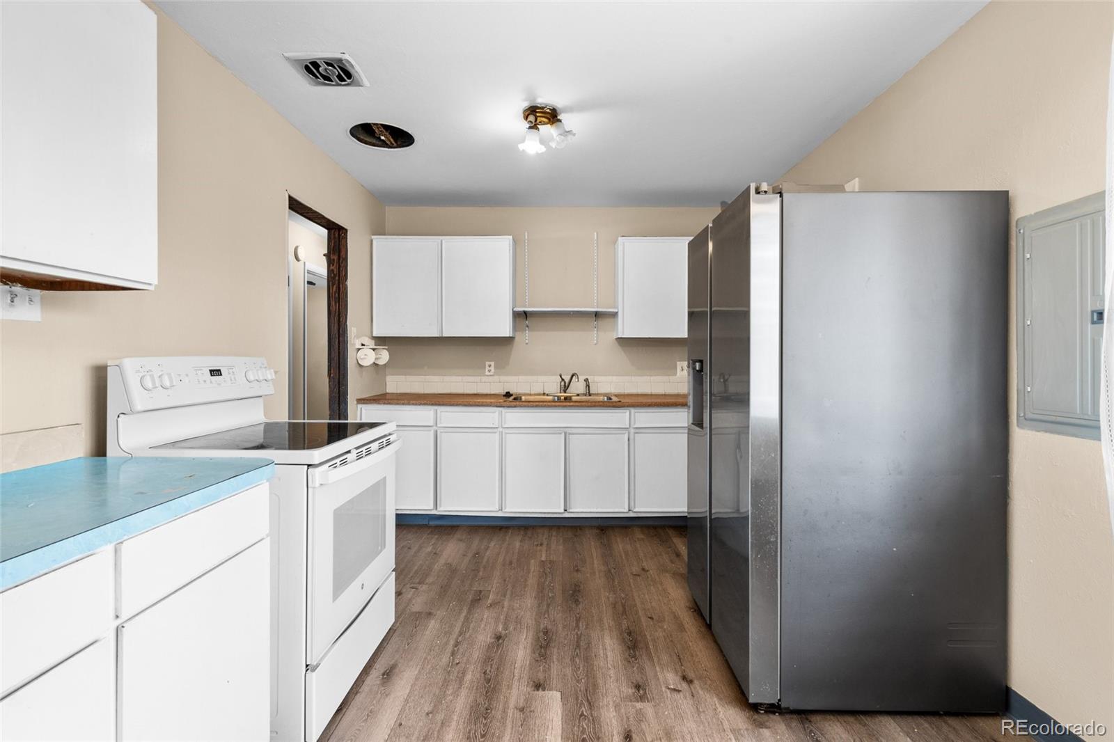 2602 Ridgewood Lane, Pueblo, CO 81005, 4 Bedrooms Bedrooms, ,2 BathroomsBathrooms,Residential,For Sale,Ridgewood,REC4879217