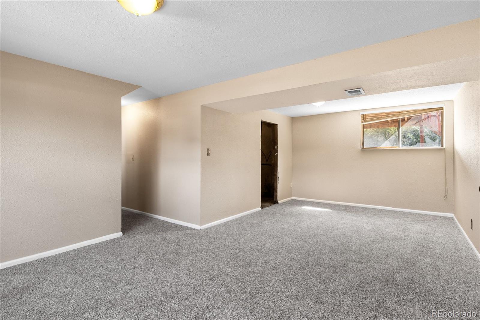 2602 Ridgewood Lane, Pueblo, CO 81005, 4 Bedrooms Bedrooms, ,2 BathroomsBathrooms,Residential,For Sale,Ridgewood,REC4879217