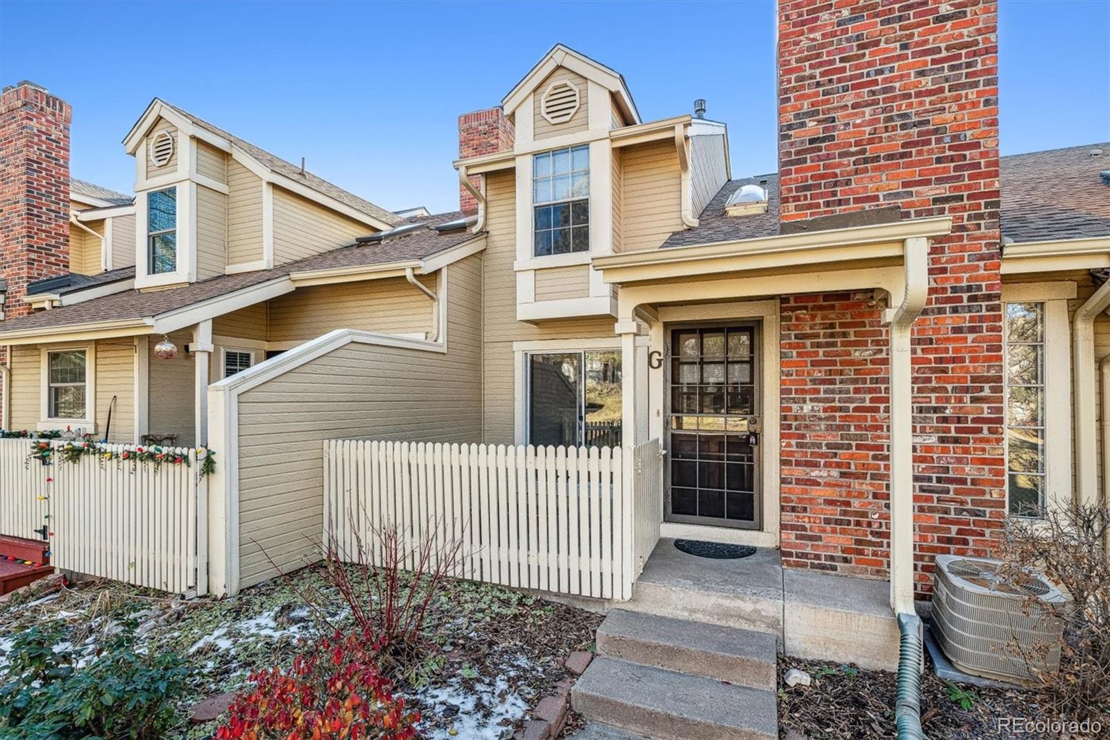 2901 Long Drive #G, Littleton, CO 80120, 3 Bedrooms Bedrooms, ,2 BathroomsBathrooms,Residential,For Sale,SouthPark 2,Long,REC7163273