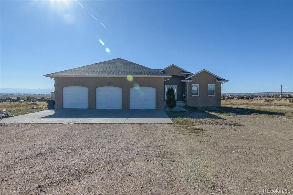1237 N Ginger Lane, Pueblo West, CO 81007, 6 Bedrooms Bedrooms, ,3 BathroomsBathrooms,Residential,For Sale,Ginger,REC4385585