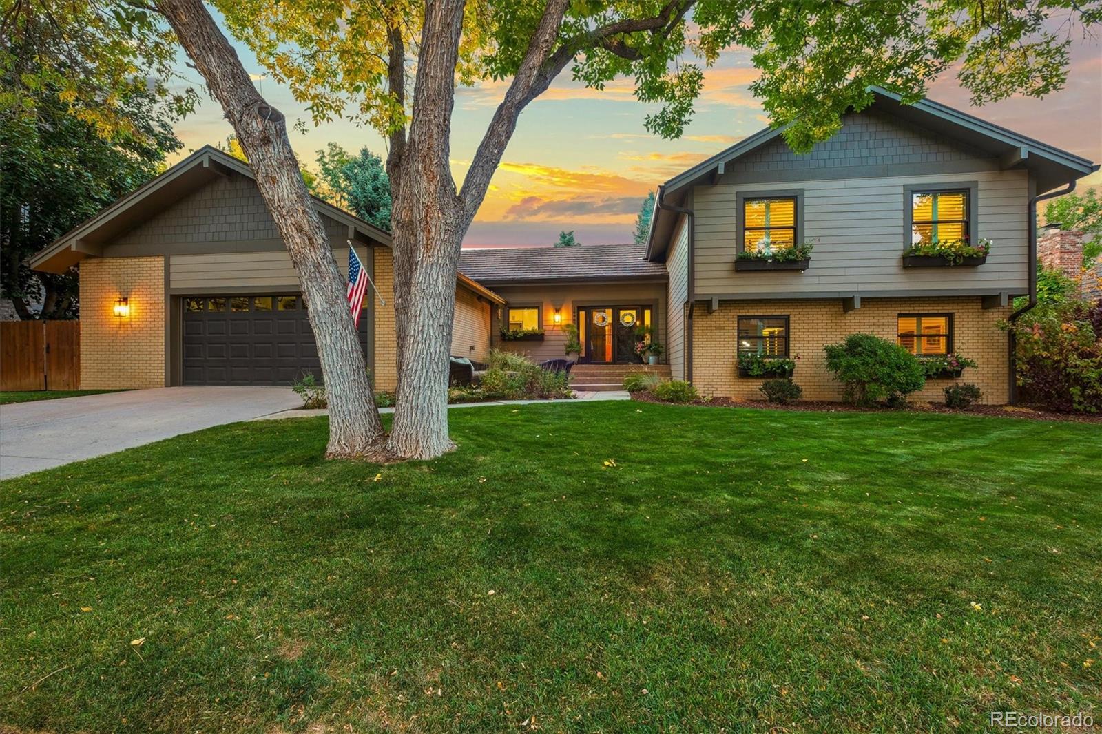10869 E Crestridge Circle, Englewood, CO 80111, 5 Bedrooms Bedrooms, ,3 BathroomsBathrooms,Residential,For Sale,Crestridge,REC1909903