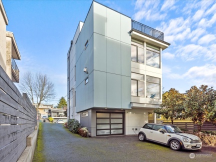 2321 Crockett Street, Seattle, WA 98199, 3 Bedrooms Bedrooms, ,4 BathroomsBathrooms,Residential,For Sale,Crockett,NWM2317521